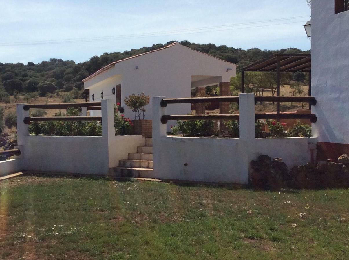 Gasthaus Santa Marta Complejo Rural Con Pista De Padel Archidona Exterior foto