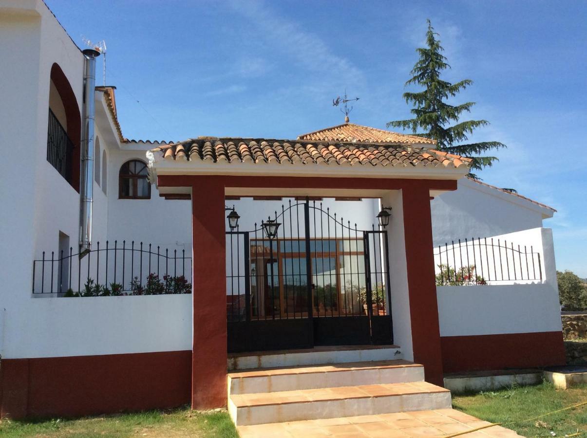 Gasthaus Santa Marta Complejo Rural Con Pista De Padel Archidona Exterior foto