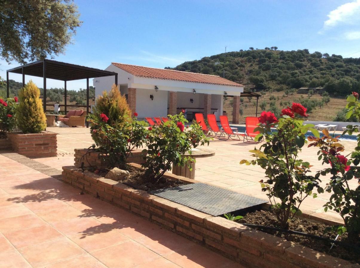 Gasthaus Santa Marta Complejo Rural Con Pista De Padel Archidona Exterior foto
